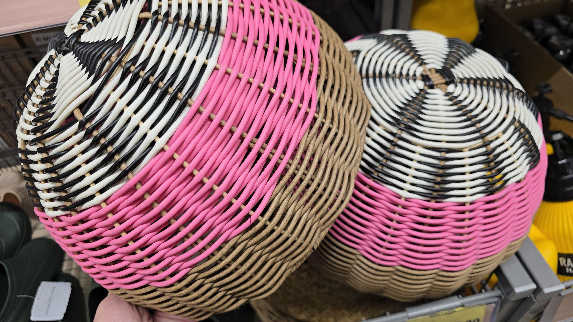 В Чижике крутой завоз! Робот-мойщик, корзины из ротанга, теплицы и товары для огорода, игрушки и др.