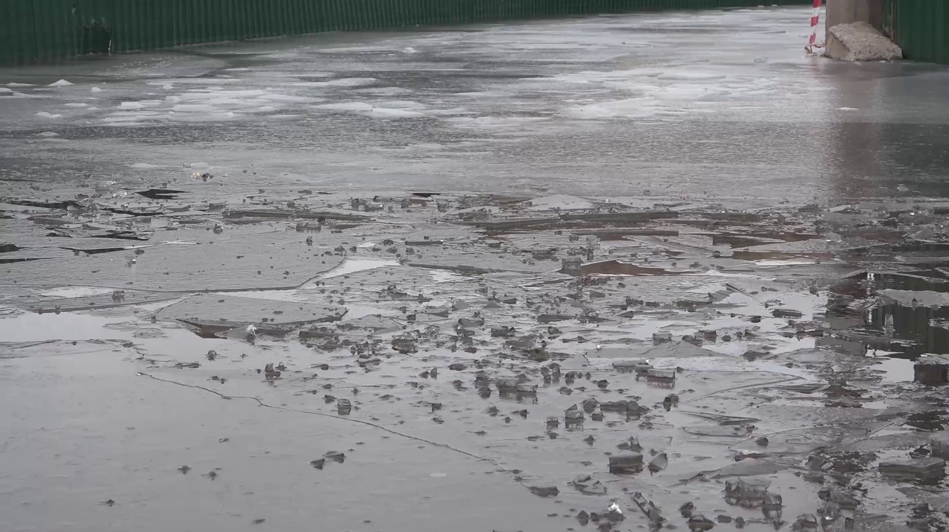 ЗАТОПЛЕННОЕ СНТ ПОКРЫЛОСЬ ЛЬДОМ