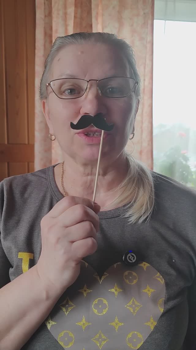 Отказалась от усов! (земляника безусая)