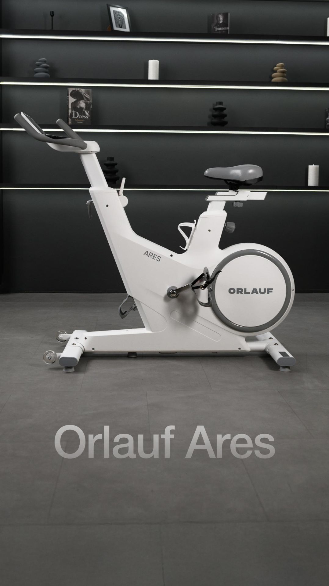 Orlauf Ares — премиальный спин-байк, который работает без розетки благодаря встроенному генератору.