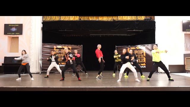 REVOLUTION | Stray Kids(스트레이 키즈) - 