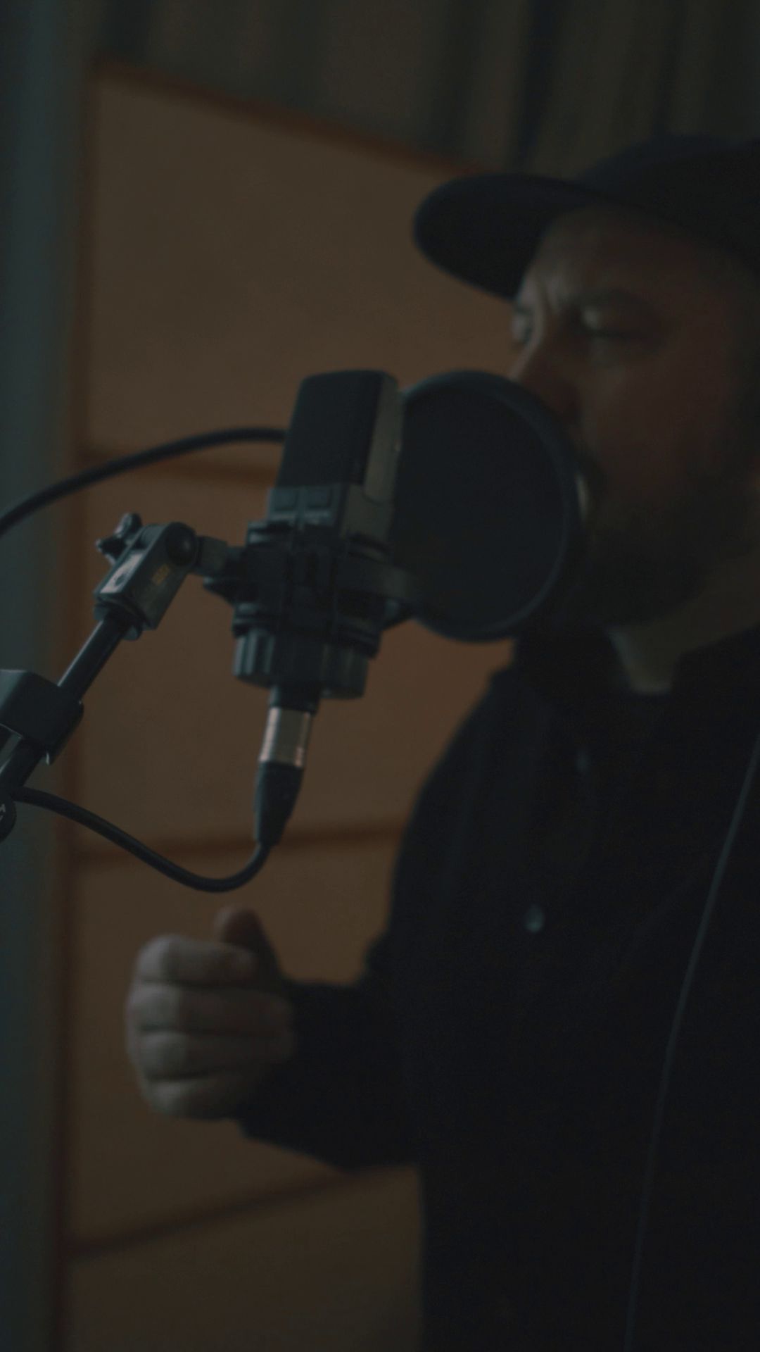 АПРЕЛЬ НАУЧИЛ НАС ЛЮБИТЬ