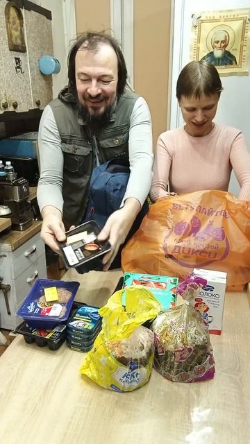 Пасхальная распаковка с не освященными но уценёнными куличами.