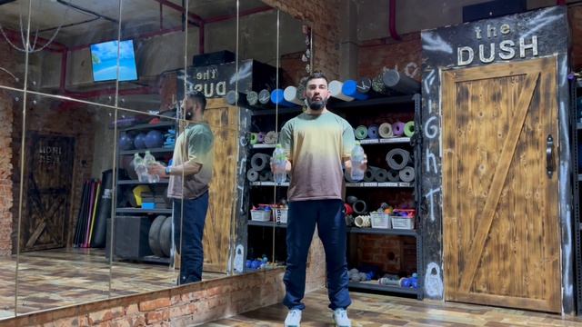 Подъем на бицепс молот