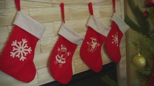 Новый год 27-12-2014. Дед Мороз и Снегурочка в гостях, смотреть видео детям и малышам. Праздник дети