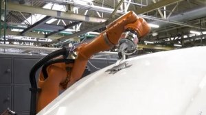 АвтоВАЗ показал, как роботы тестируют Lada Azimut  В ресурсных испытаниях кузов проверяют роботами: