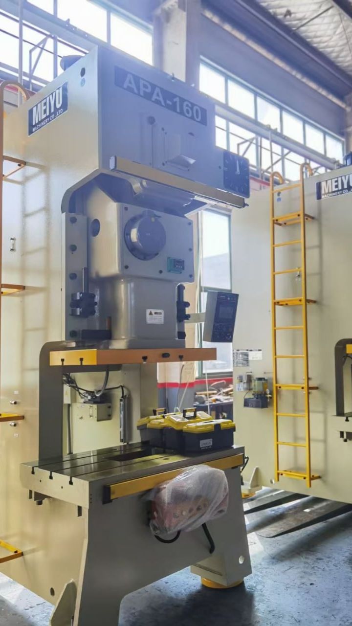 Кривошипный пресс APA-160 (160 тонн)