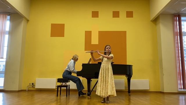 Ю. Должиков- «Песня из Лирической сюиты», «Старинный танец»