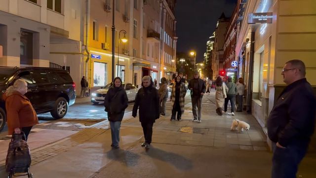 Москва Патрики жизнь района от дневных прогулок до ночной энергии и уличной жизни ✨