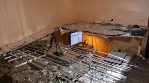 Соседи излучают, будят, следят, что делать.