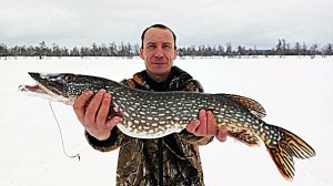 Зимняя рыбалка на щуку на озере шакша.