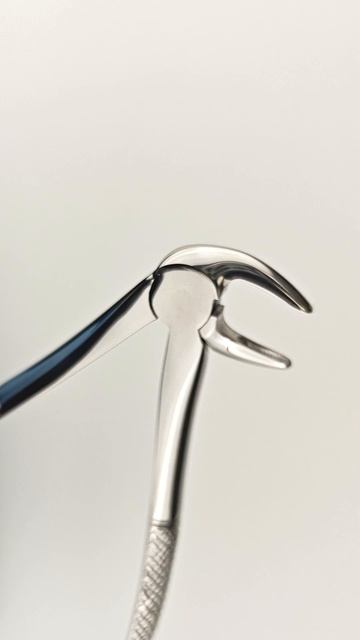 01-127 Щипцы для удаления зубов №33 нижние, корневые, AGILE