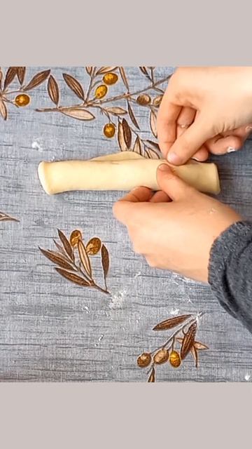 Булочки с корицей на кефире. Способ формовки. #выпечка #вкусно #формовка #кчаю #сладкаявыпечка