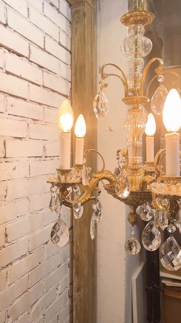 Элегантная бронзовая люстра на пять свечеи 20756