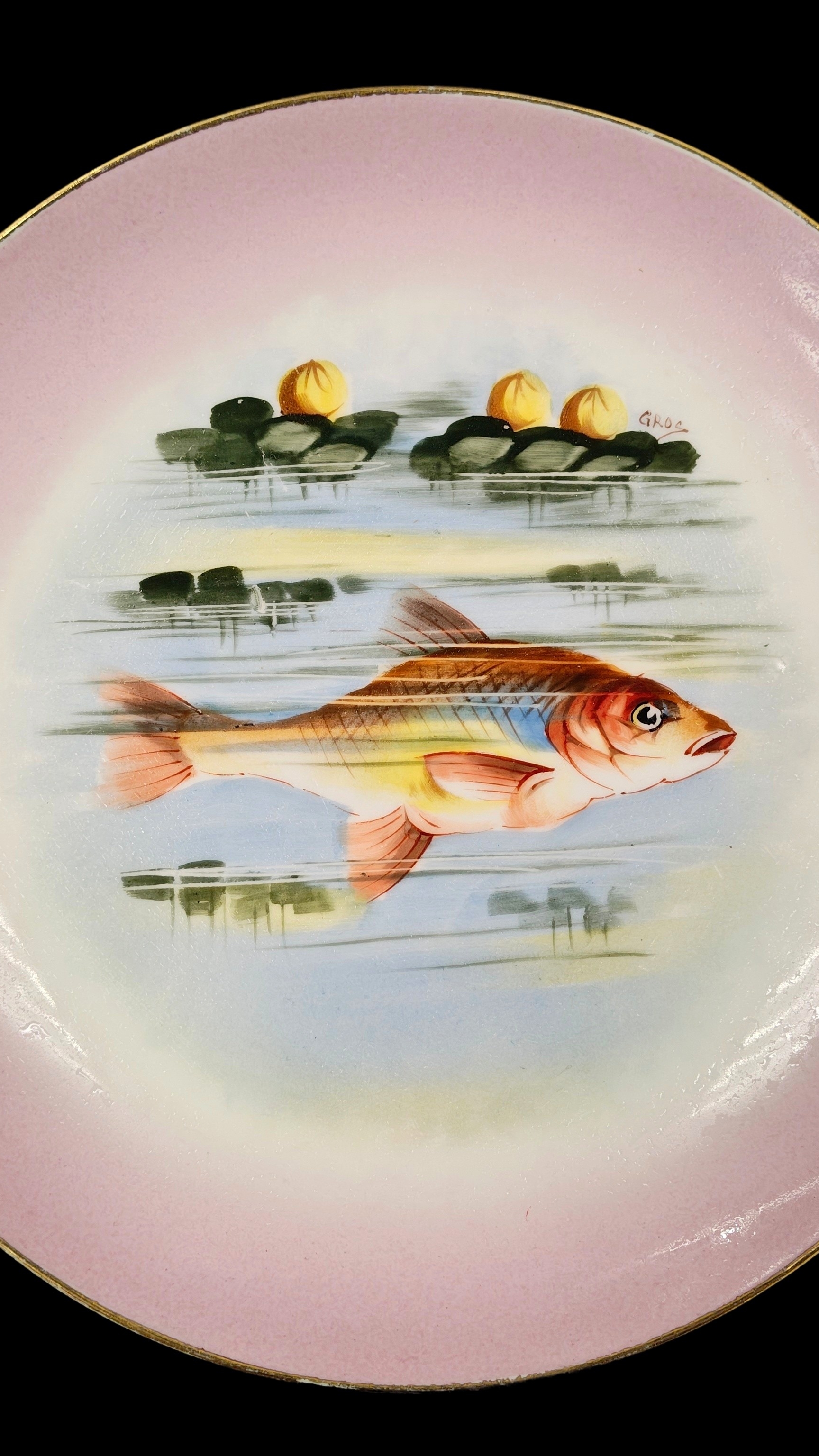 Декоративная тарелка Рыба среди кувшинок Лимож  94263.