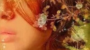 "Не видел никогда ты глаз моих"- читает Галина Катрачёва