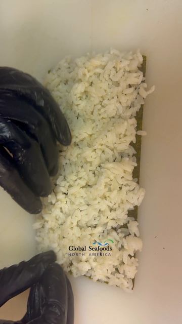 Готовить суши-роллы дома проще чем кажется  если соблюдать правильную технику.