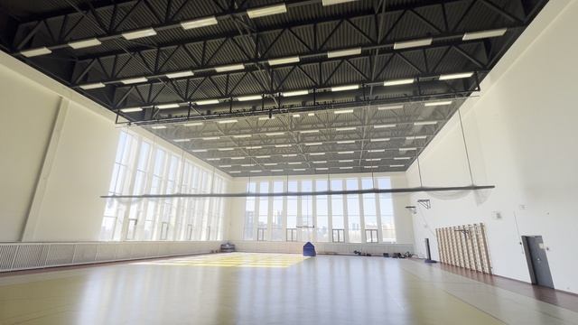 Система деления зала с электроприводом в МГУ имени М.В. Ломоносова, Университетская гимназия