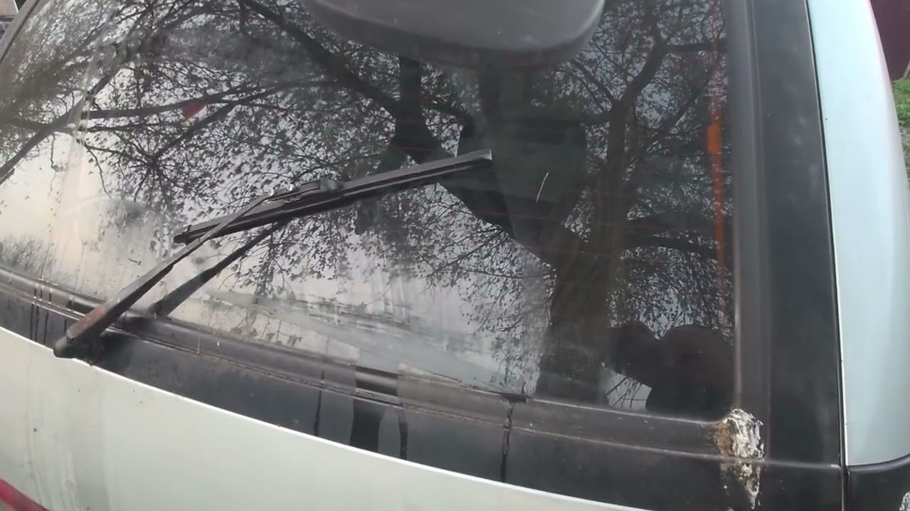 Задний стеклоочиститель