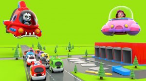 Пинки и Панда играют с игрушками из гаража для машинок