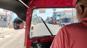 На тук-туке по г.Бентота.