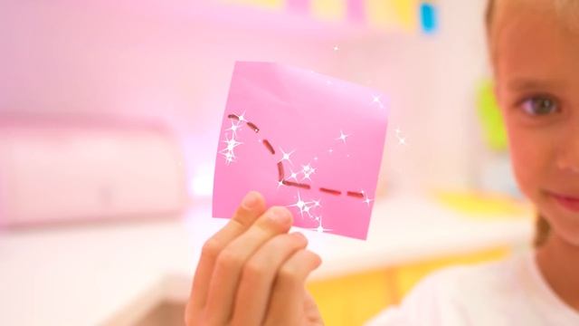 Настя с друзьями попали в бумажный мир