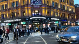 Лондон Великобритания 2026 Прогулка на пасхальном закате от Ковент-Гарден через Пикадилли до Оксфорд