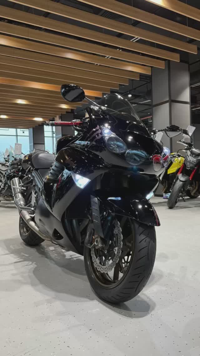 Kawasaki ZZR 1400 (2006) VIN: ZXT40A-005928