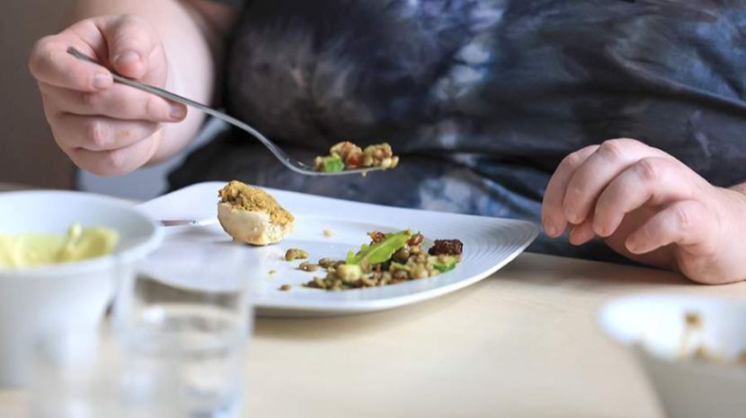 Биотехнолог предупредила об опасности ограничения приемов пищи