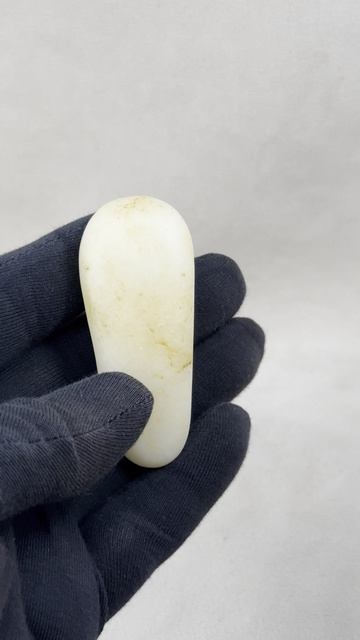 LS-35. Окатыш нефрита ХУАН ПИ БАЙ ЮЙ 黄皮白玉