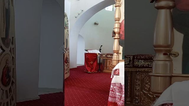 Божественная служба в храме Святой Троицы