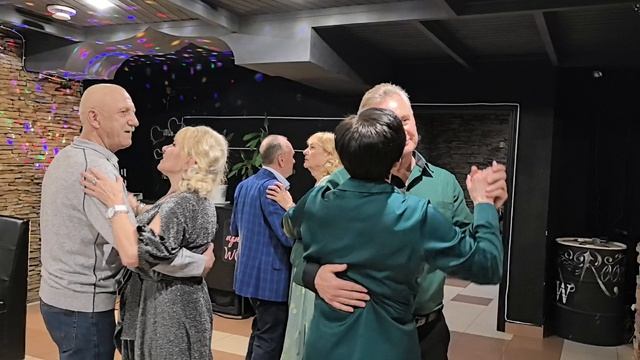 Плачет одинокий саксофон... 16.04.26...