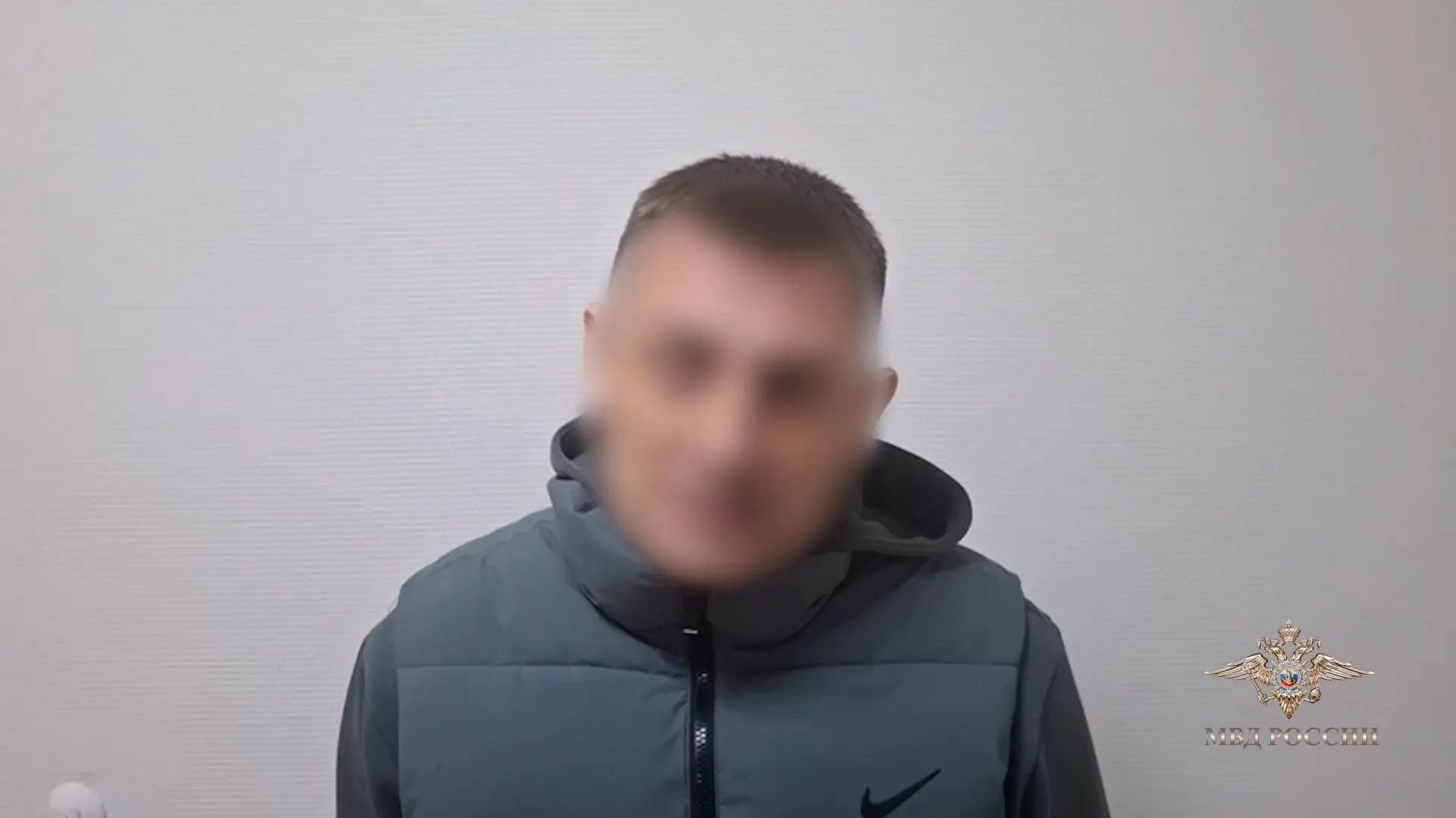 Во Владивостоке задержаны подозреваемые в незаконной передаче абонентских номеров