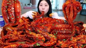АСМР МУКБАНГ КОРЕЙЦЫ ЕДЯТ Острый морской (краб тигровые креветки осьминог, кальмар, мини-осьминог