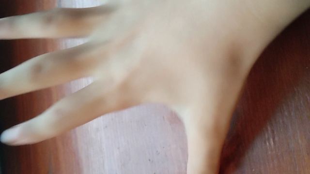 Рука на столе: Hand On The Table #shorts #стол