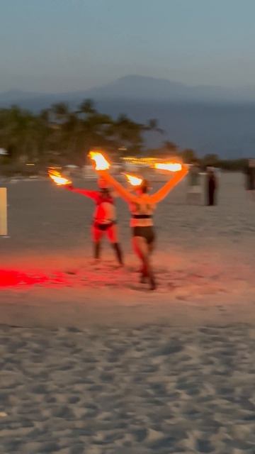 Огненное шоу на пляже Vidanta  Nuevo Vallarta 