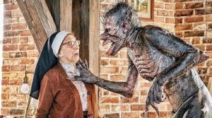 Она пыталась доказать, что ДЕМОНОВ не существует,но потом они ПРИШЛИ ЗА   ее ДОЧЕ-kinohot