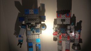 красные против синих из лего 11