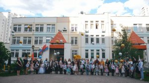 Дети читают стихи и выпускают шары на Выпускном -  как было на вашем выпускном вы помните?