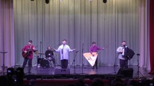 Анс-ль "Сибиряки" Три песни 0:50 « Улочки - аллейки »  4:00 « Деревня моя »  7:14 « Небо над водой"