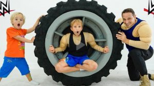 Влади и Крис хотят стать сильными, как звёзды WWE