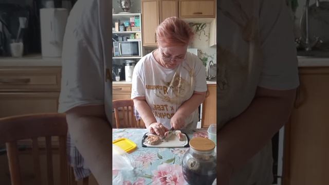 Чай не такой насыщенный, но терпкий))