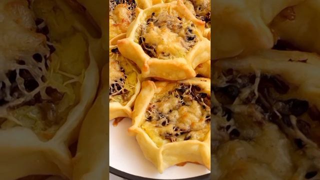 Рецепты несладкой выпечки. Жгутики с сыром. Шанежки с картошкой и грибами.