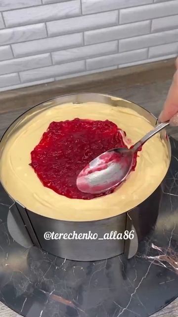 Торт клюква на снегу