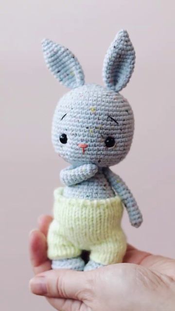 Зайка крючком #вязаныйзайчик #зайчиккрючком #амигуруми #handmadetoys #amigurumi