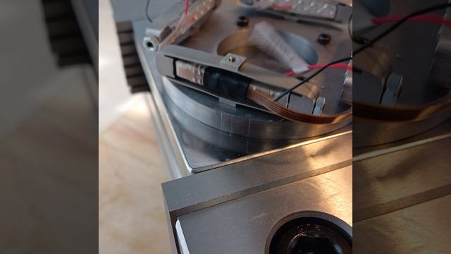 Резонанс пьезоактюатора ПД500-5 на частоте 375 Гц