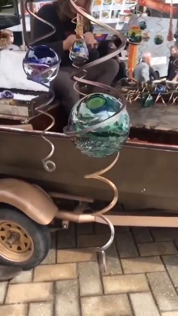 Сфера в вечном падении