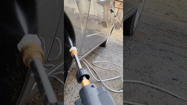 Мою машину вот таким пистолетом