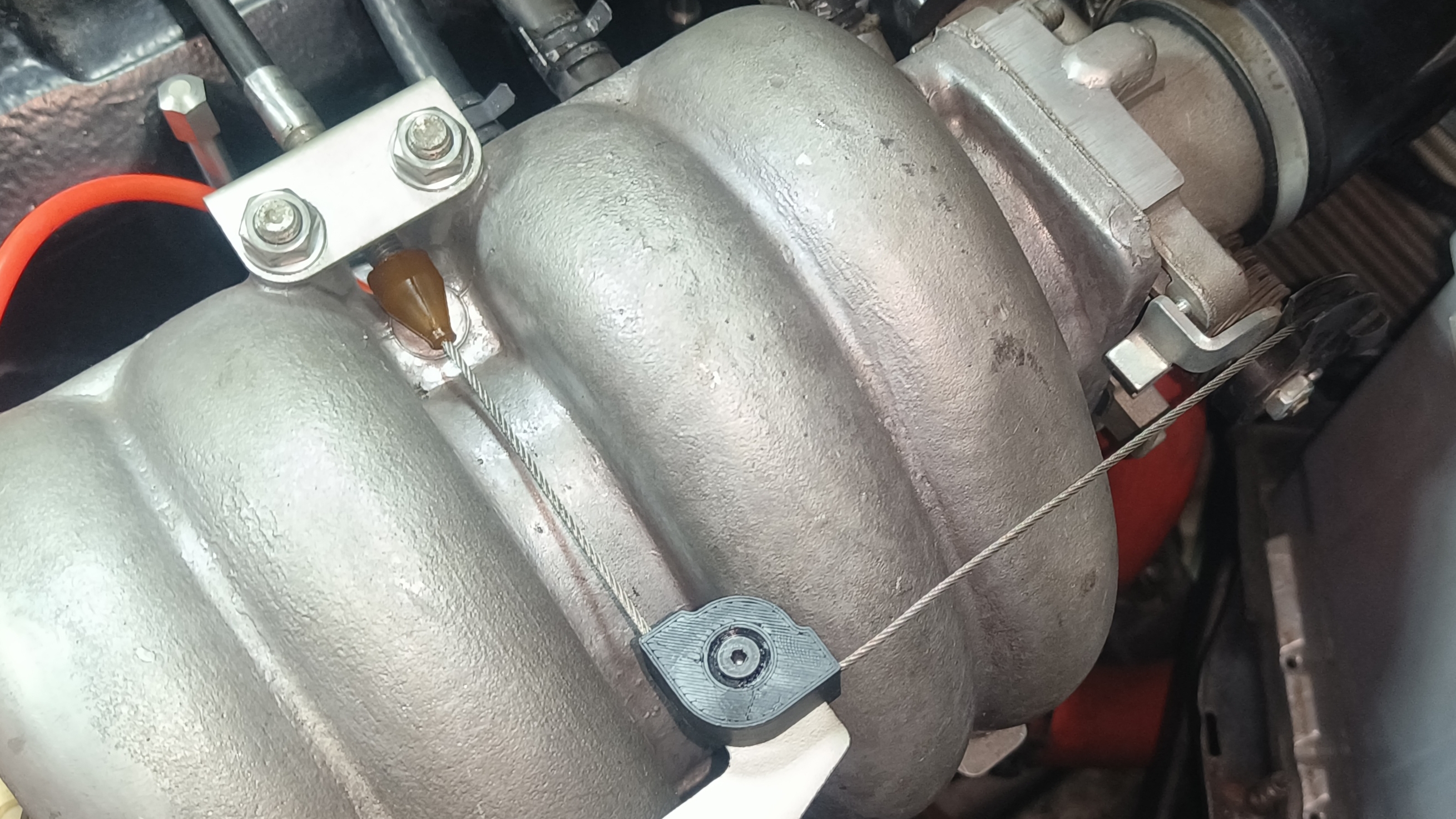 Укороченный трос газа ВАЗ 2107.