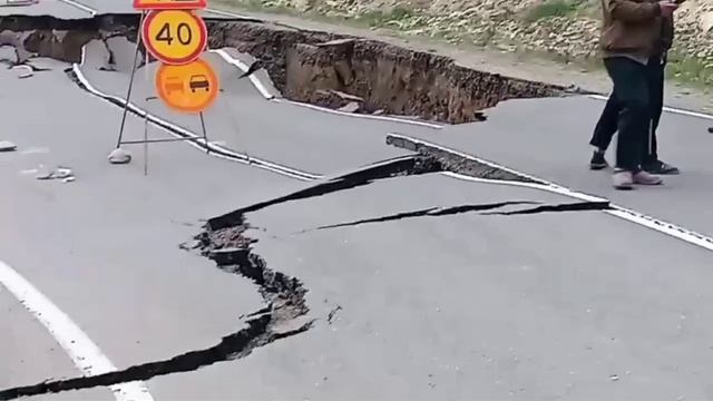 Обвалилась дорога в село Цмур